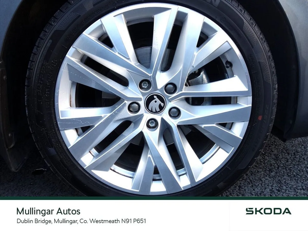 Skoda Octavia Saloon, Diesel, 2025, Grey