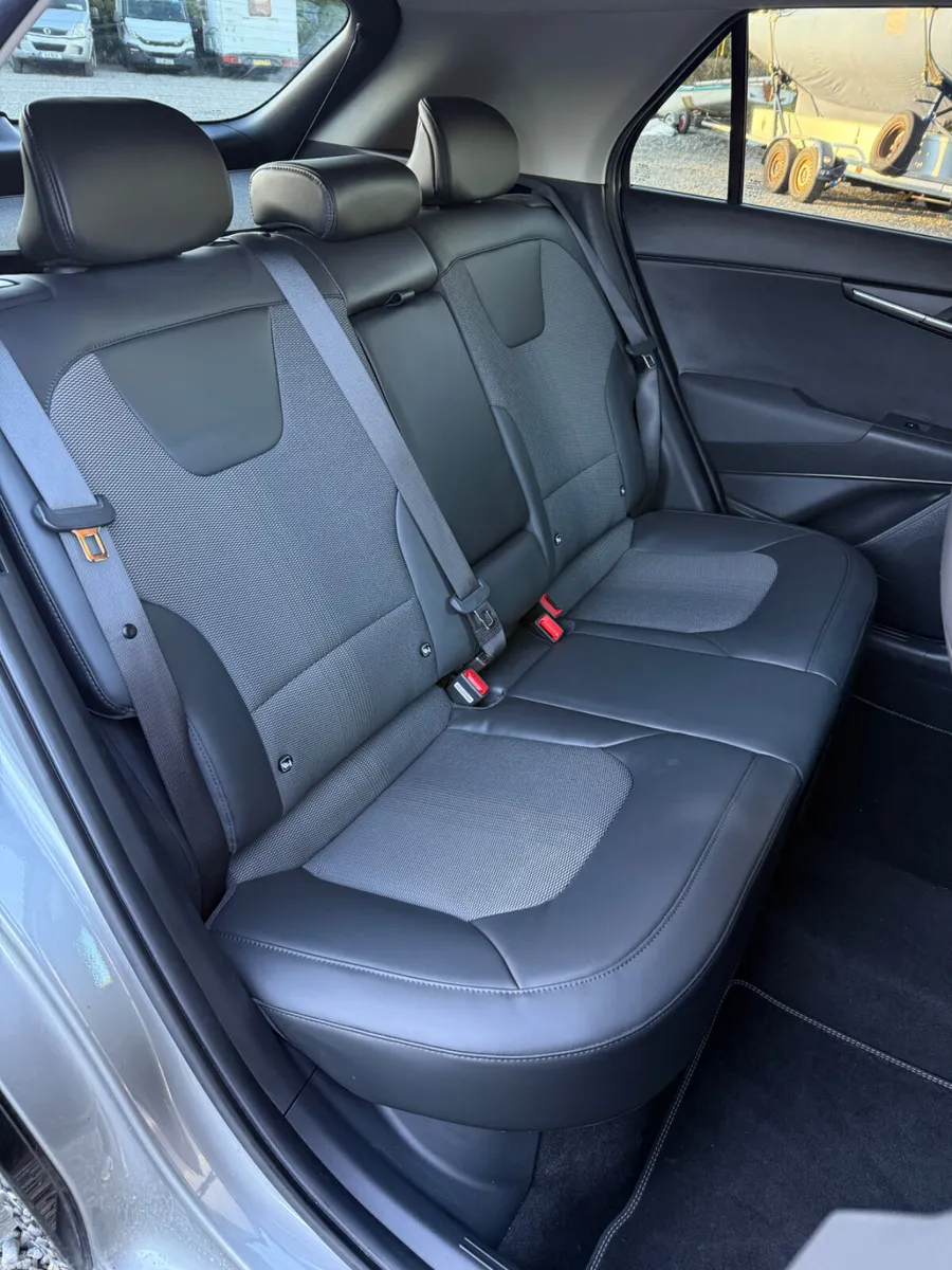 Kia Niro SUV, Petrol Hybrid, 2024, Grey