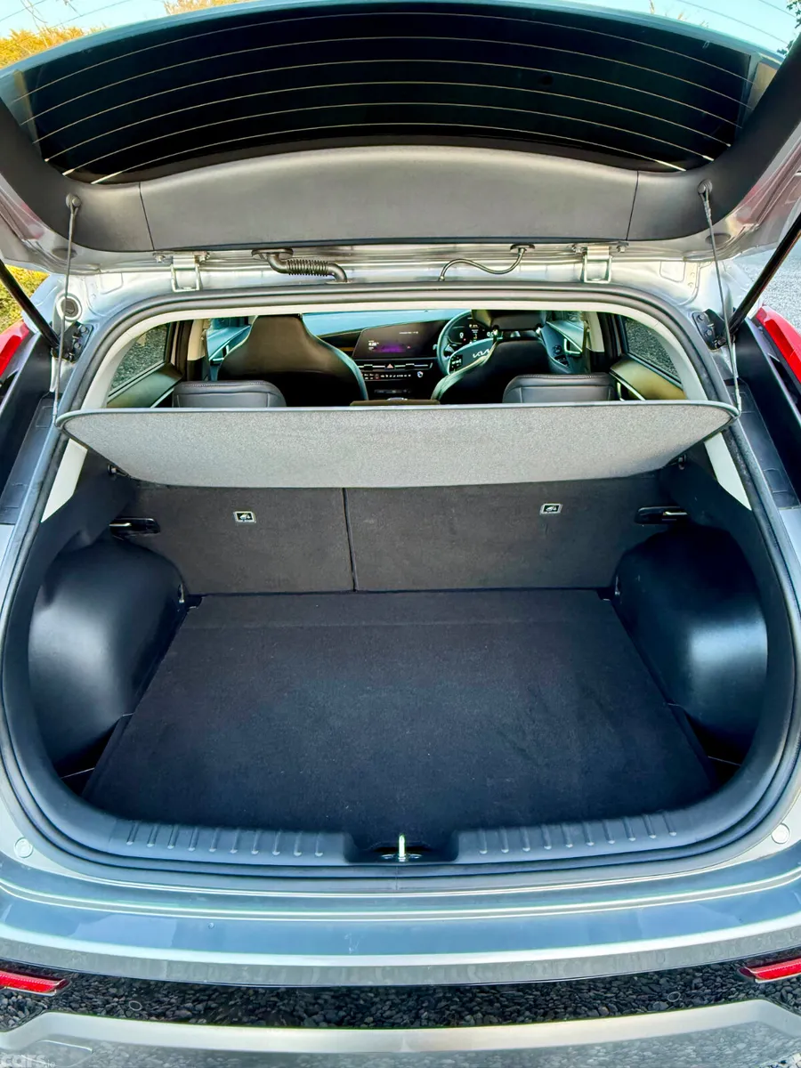 Kia Niro SUV, Petrol Hybrid, 2024, Grey