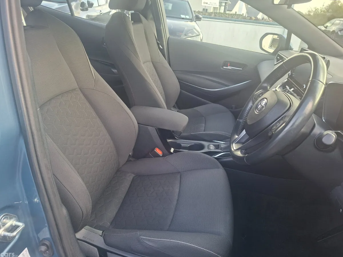 Toyota Corolla Hatchback, Petrol Hybrid, 2022, Blue