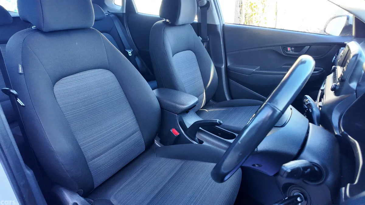 Hyundai KONA MPV, Petrol, 2021, White