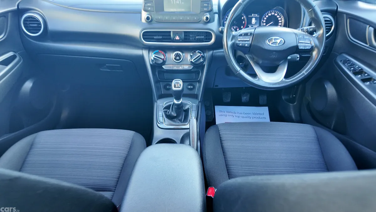 Hyundai KONA MPV, Petrol, 2021, White