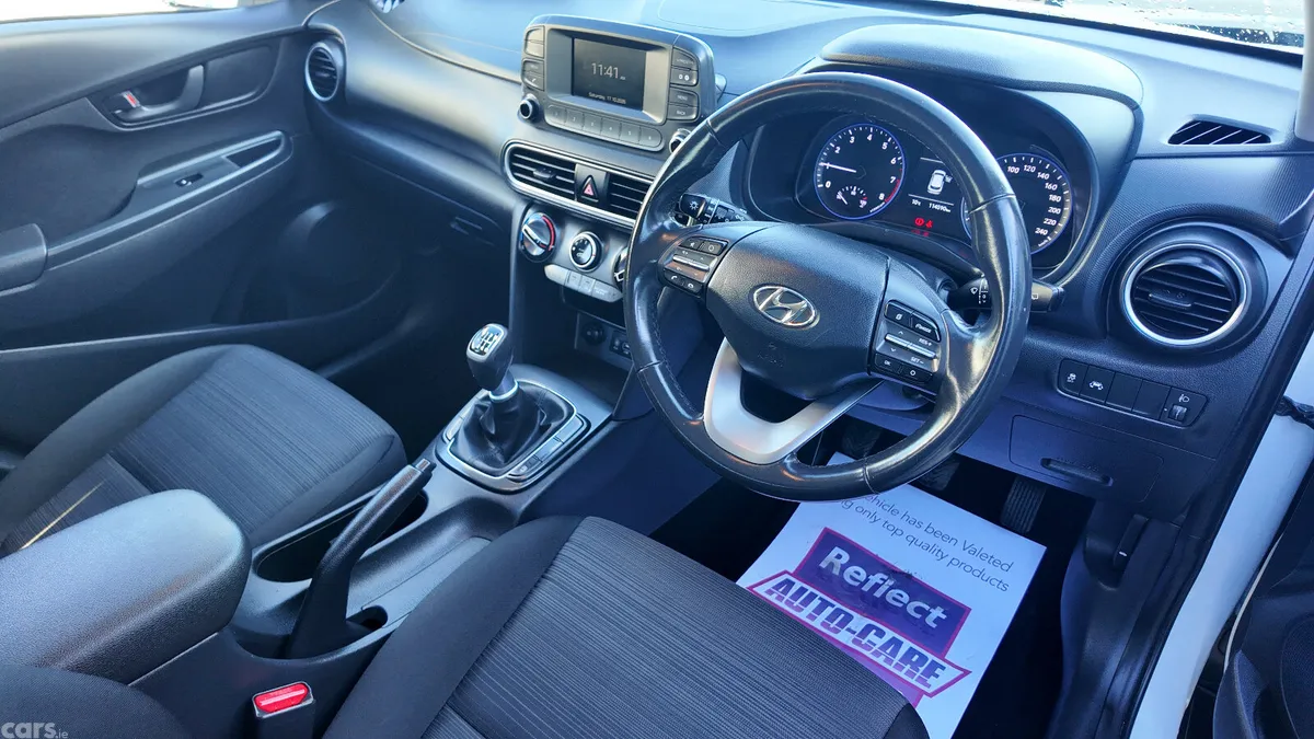 Hyundai KONA MPV, Petrol, 2021, White