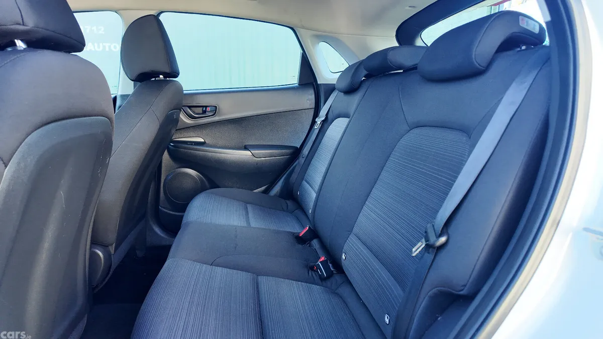 Hyundai KONA MPV, Petrol, 2021, White