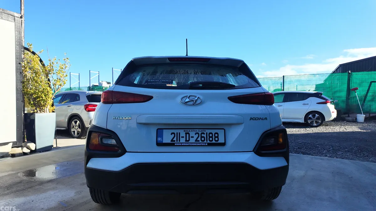 Hyundai KONA MPV, Petrol, 2021, White