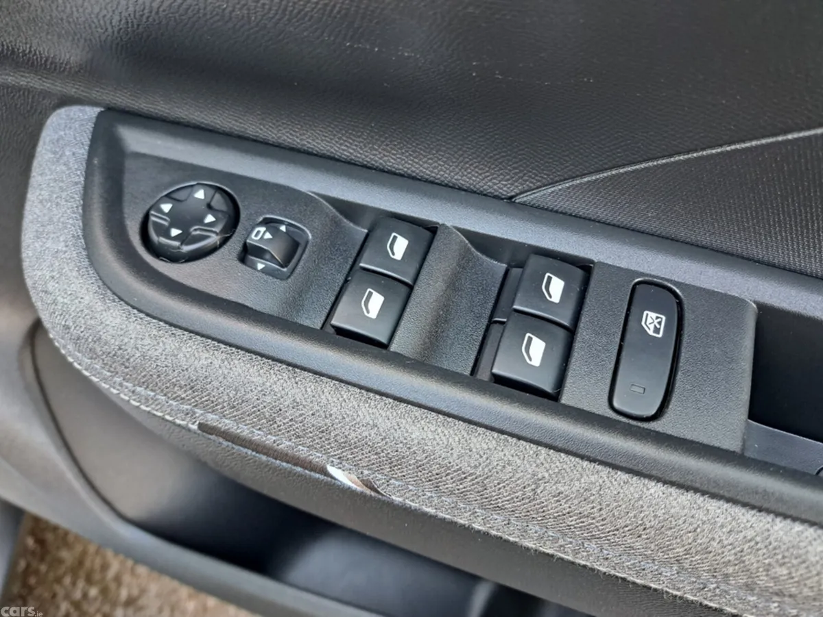 Opel Frontera Hatchback, Electric, 2025, Silver