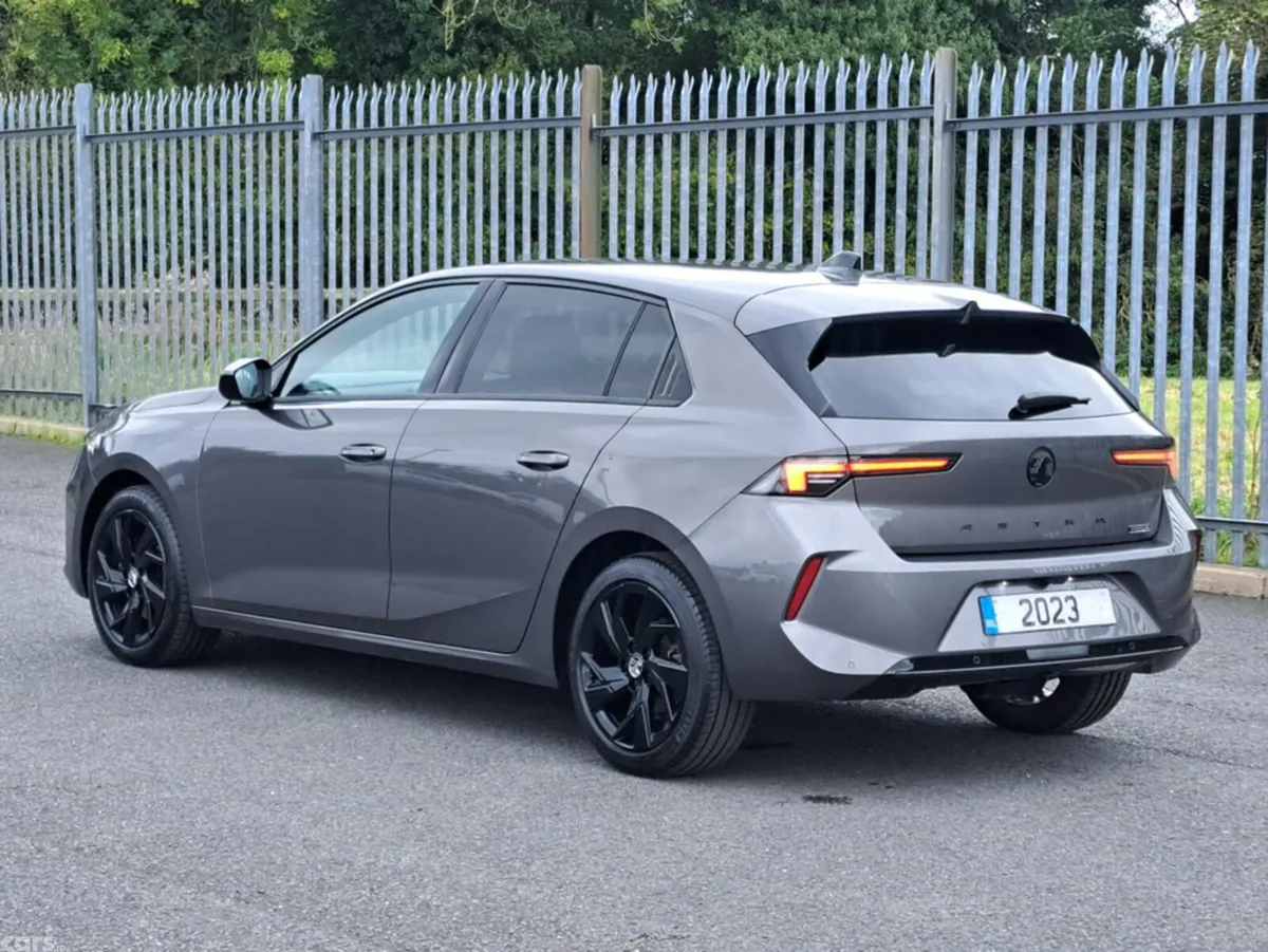 Opel Astra Hatchback, Diesel, 2023, Grey