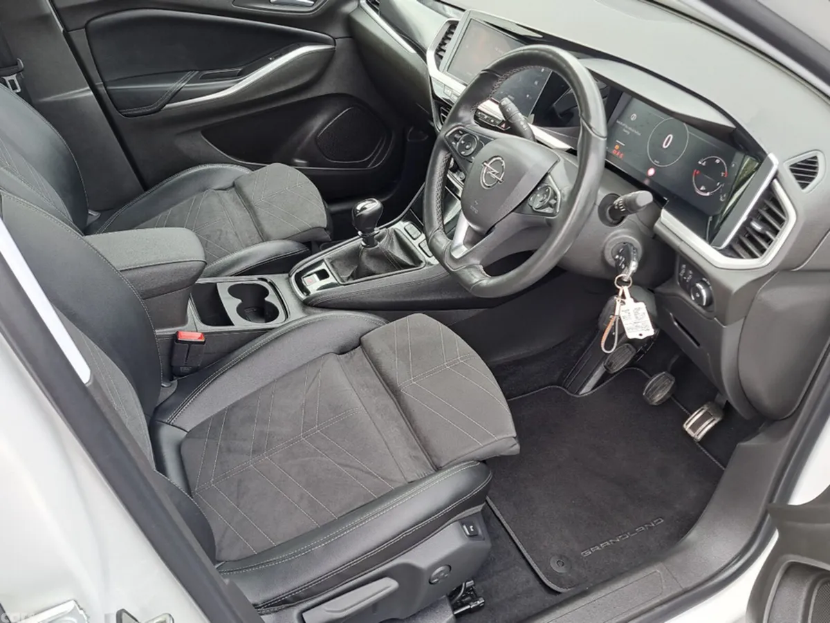 Opel Grandland SUV, Petrol, 2024, White