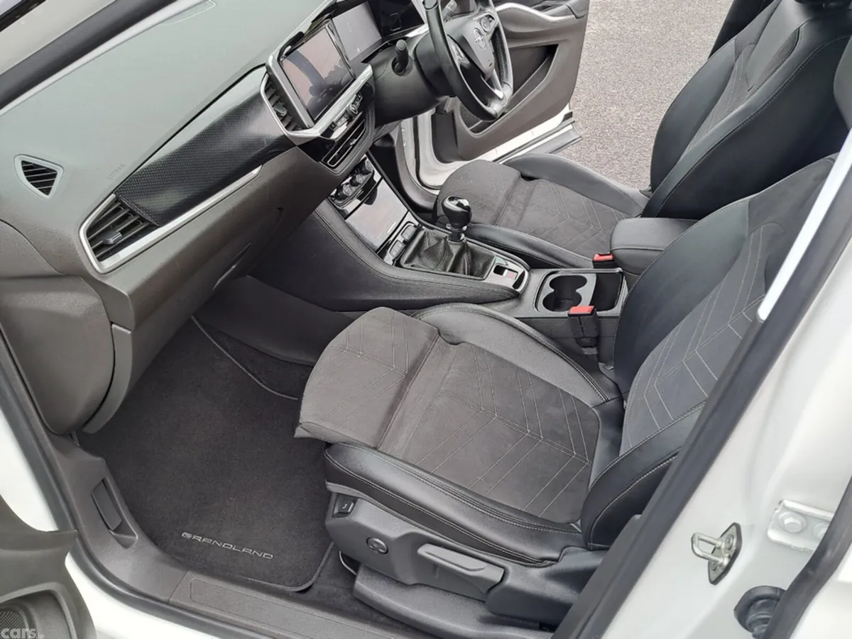 Opel Grandland SUV, Petrol, 2024, White