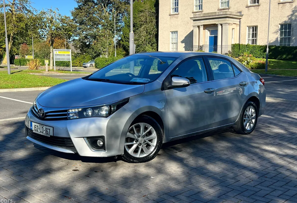 Toyota Corolla Saloon, Diesel, 2015, Silver