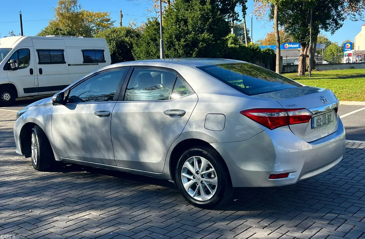 Toyota Corolla Saloon, Diesel, 2015, Silver
