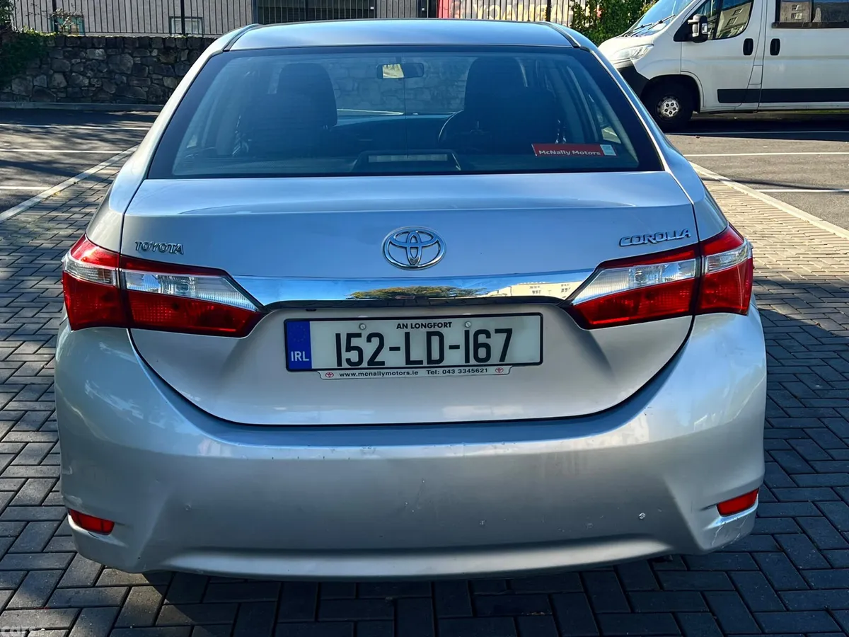 Toyota Corolla Saloon, Diesel, 2015, Silver