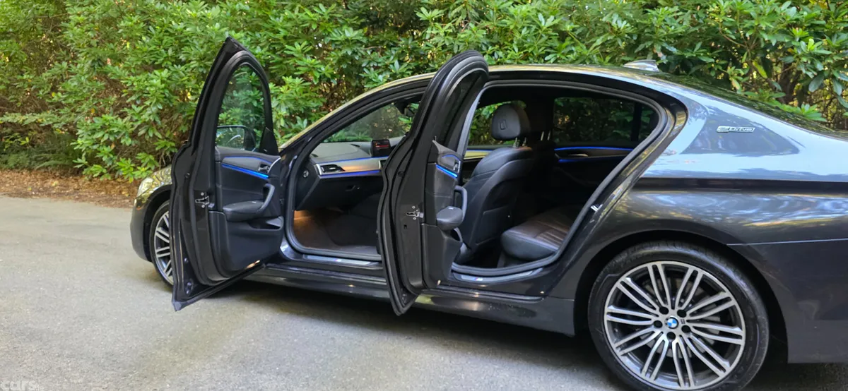 BMW 5-Series Saloon, Petrol Plug-in Hybrid, 2019, Grey