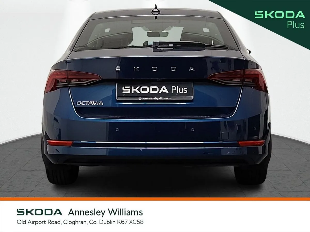 Skoda Octavia Saloon, Petrol, 2023, Blue