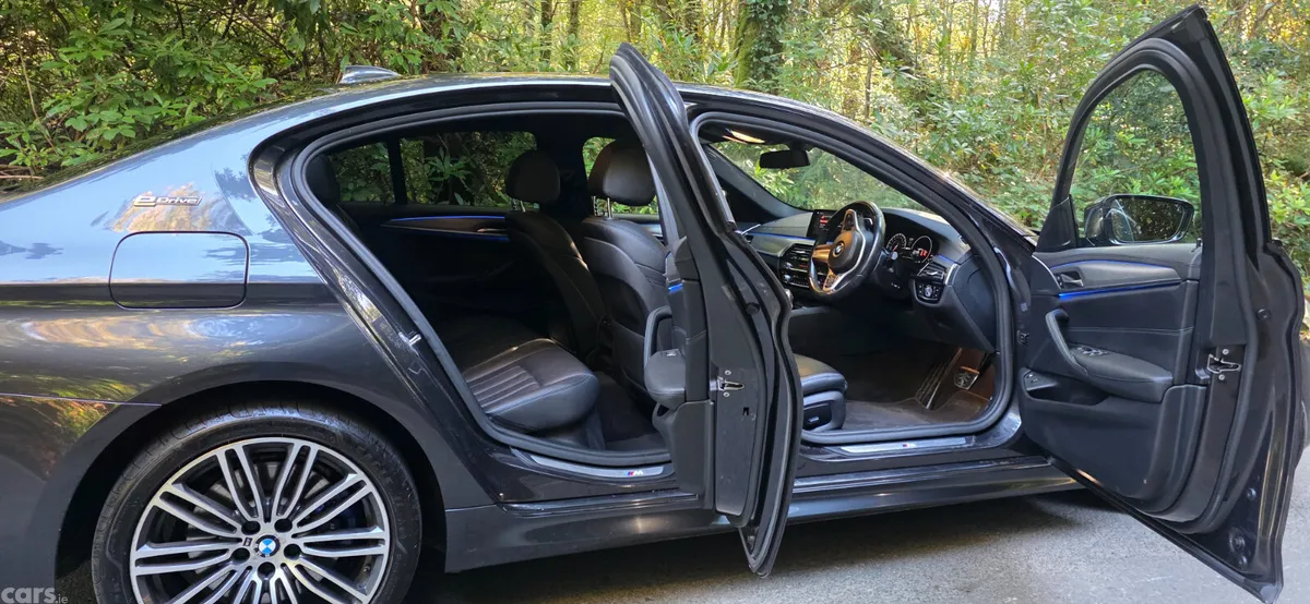 BMW 5-Series Saloon, Petrol Plug-in Hybrid, 2019, Grey
