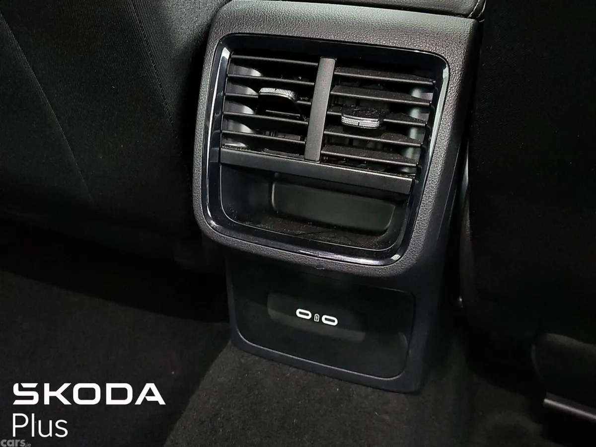 Skoda Octavia Saloon, Petrol, 2023, Blue