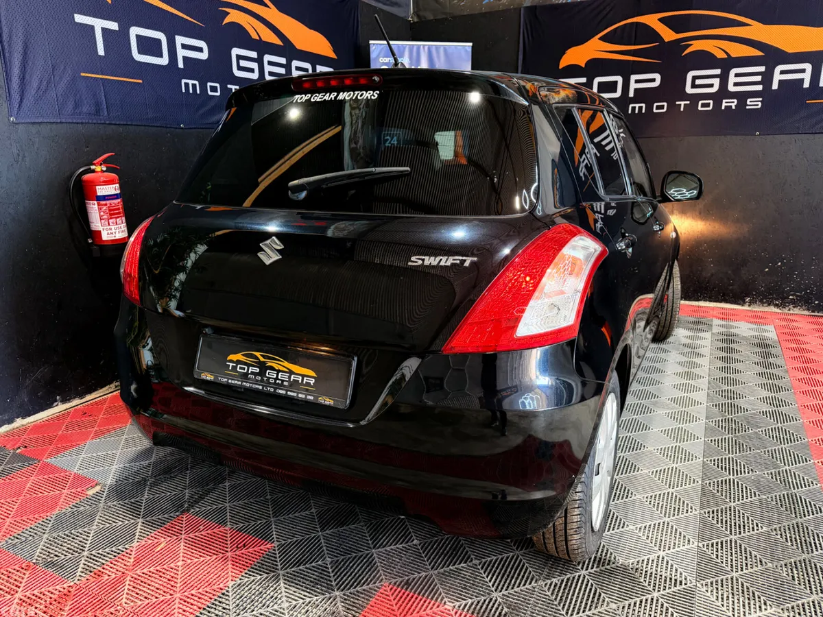 Suzuki Swift Hatchback, Petrol, 2013, Black
