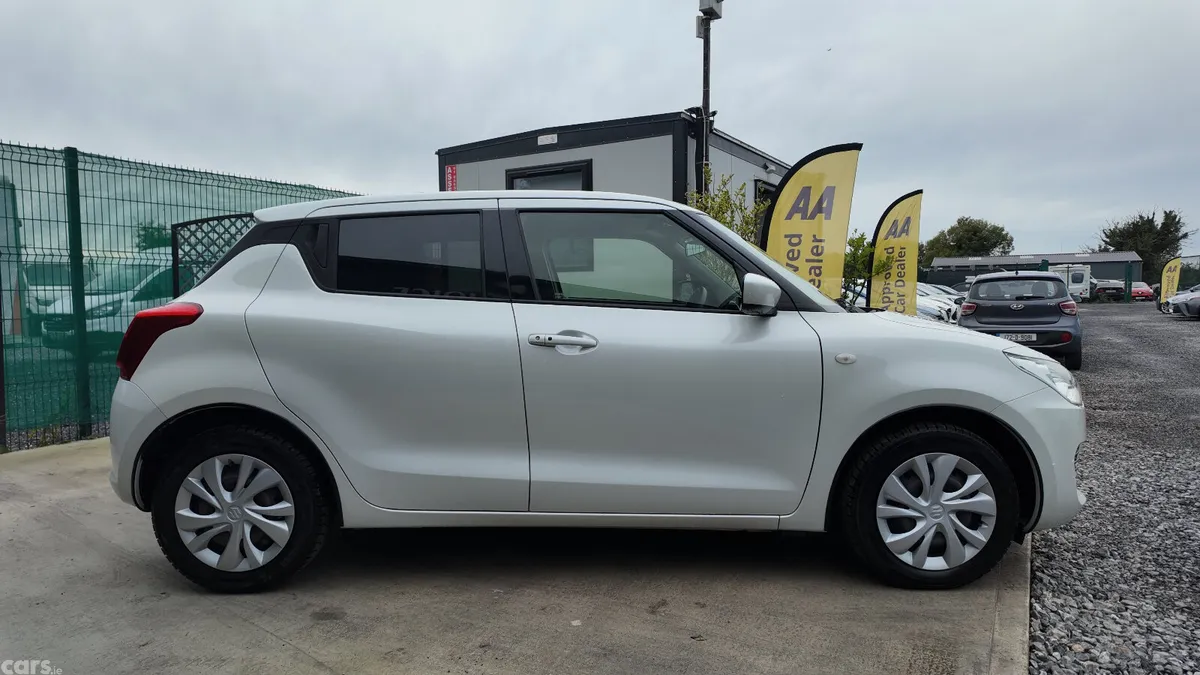 Suzuki Swift Hatchback, Petrol, 2019, White