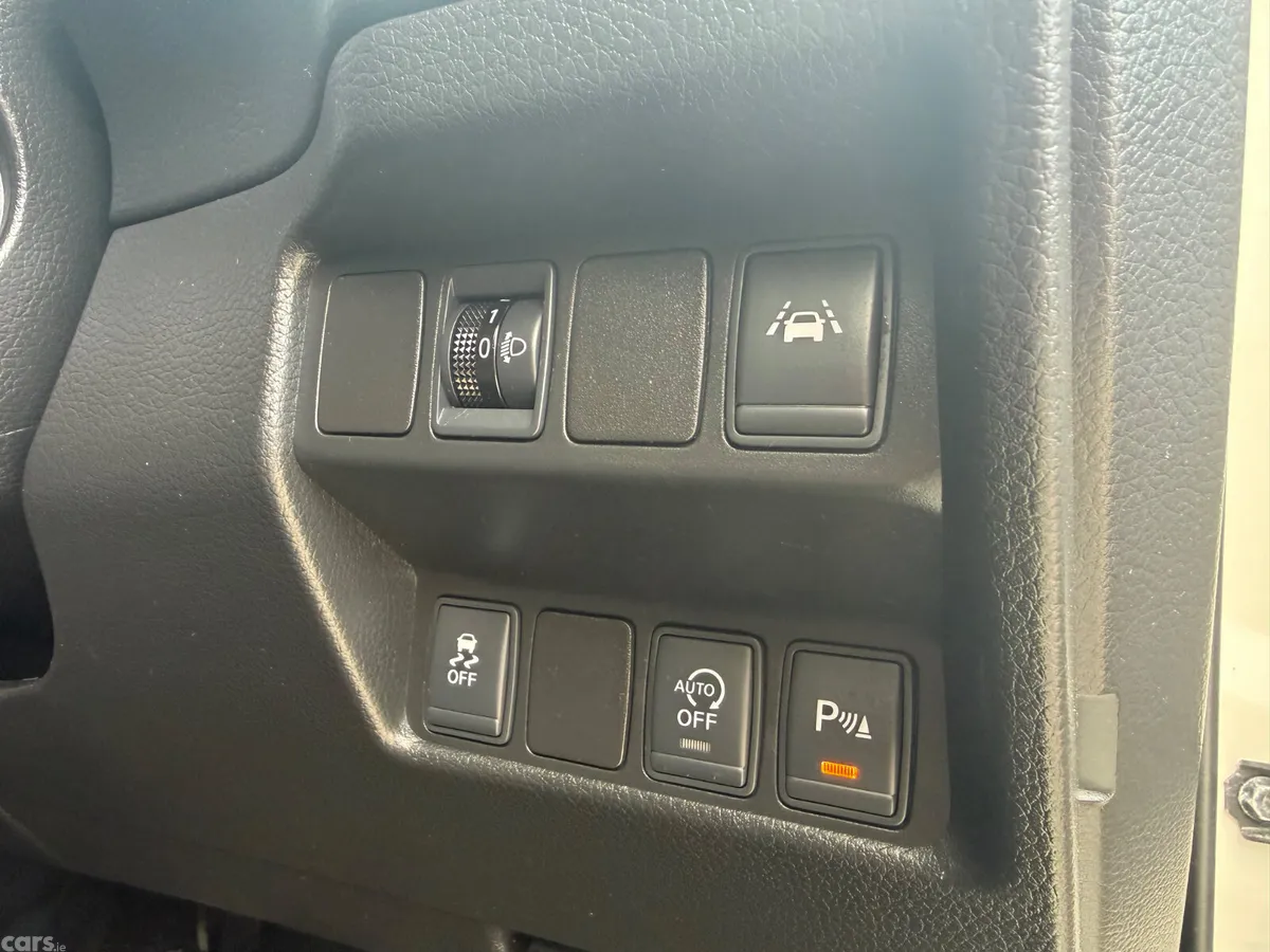 Nissan Qashqai SUV, Diesel, 2017, White