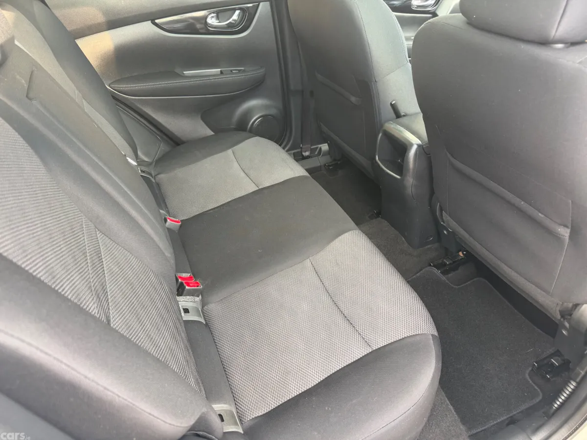 Nissan Qashqai SUV, Diesel, 2017, White