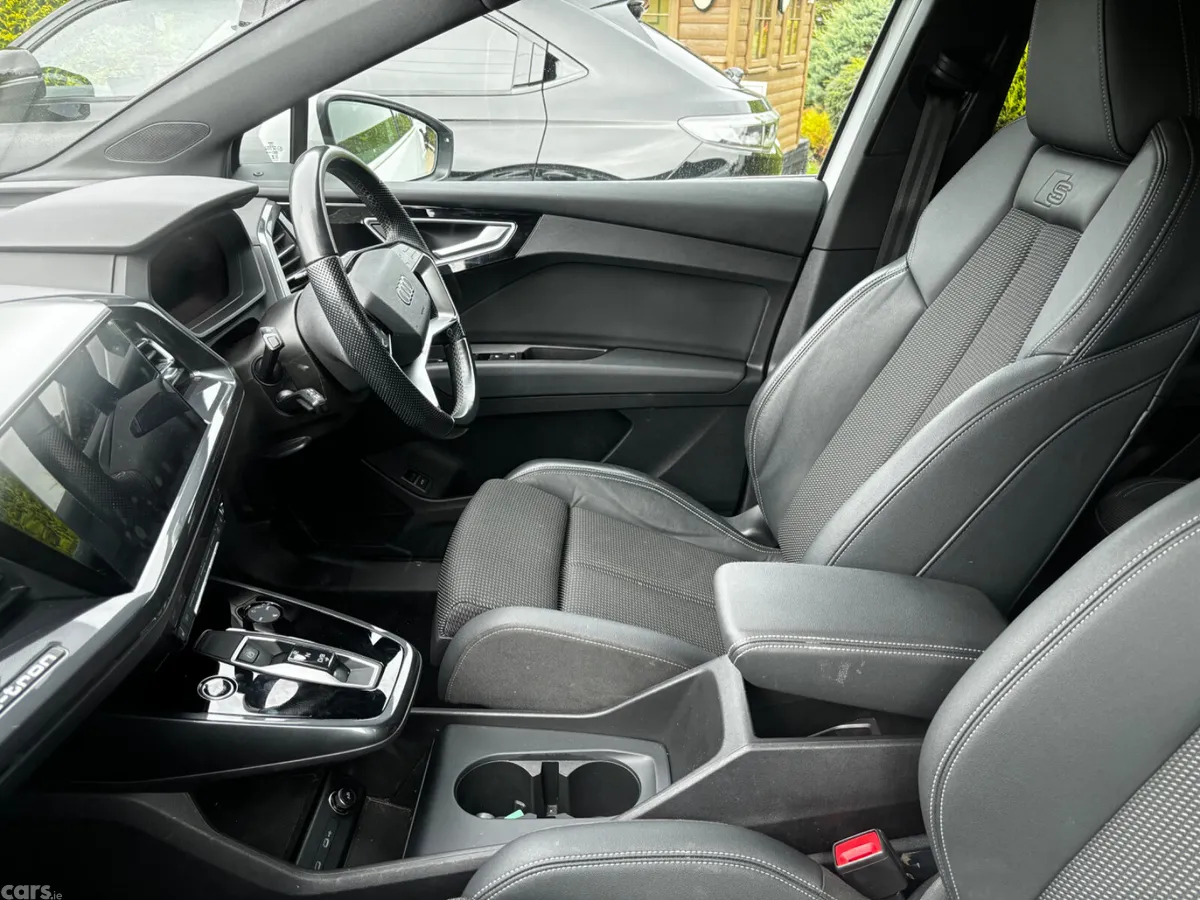 Audi Q4 e-tron SUV, Electric, 2023, White