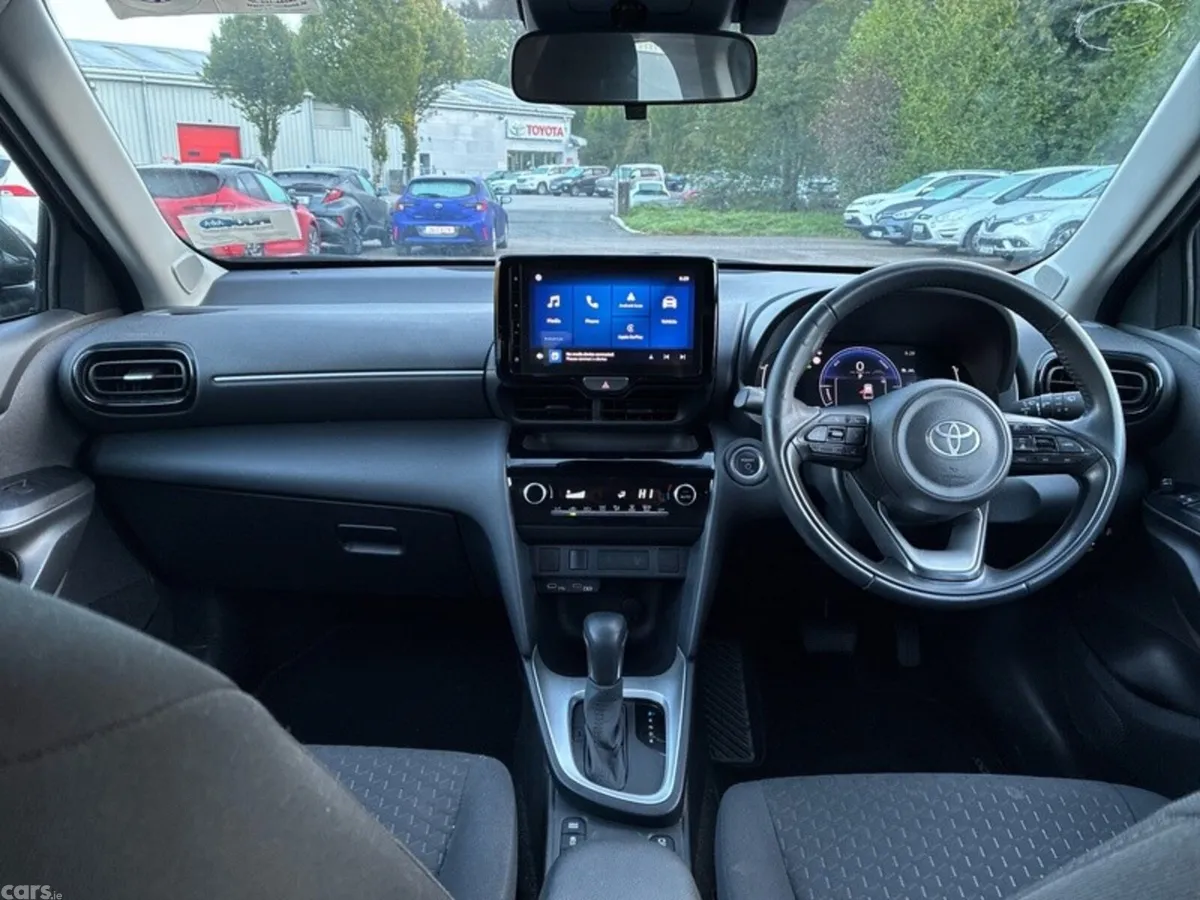 Toyota Yaris Cross Hatchback, Petrol Hybrid, 2024, Grey