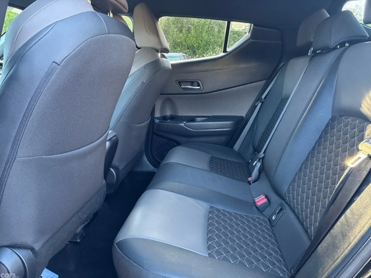 Toyota C-HR SUV, Petrol Hybrid, 2023, Black