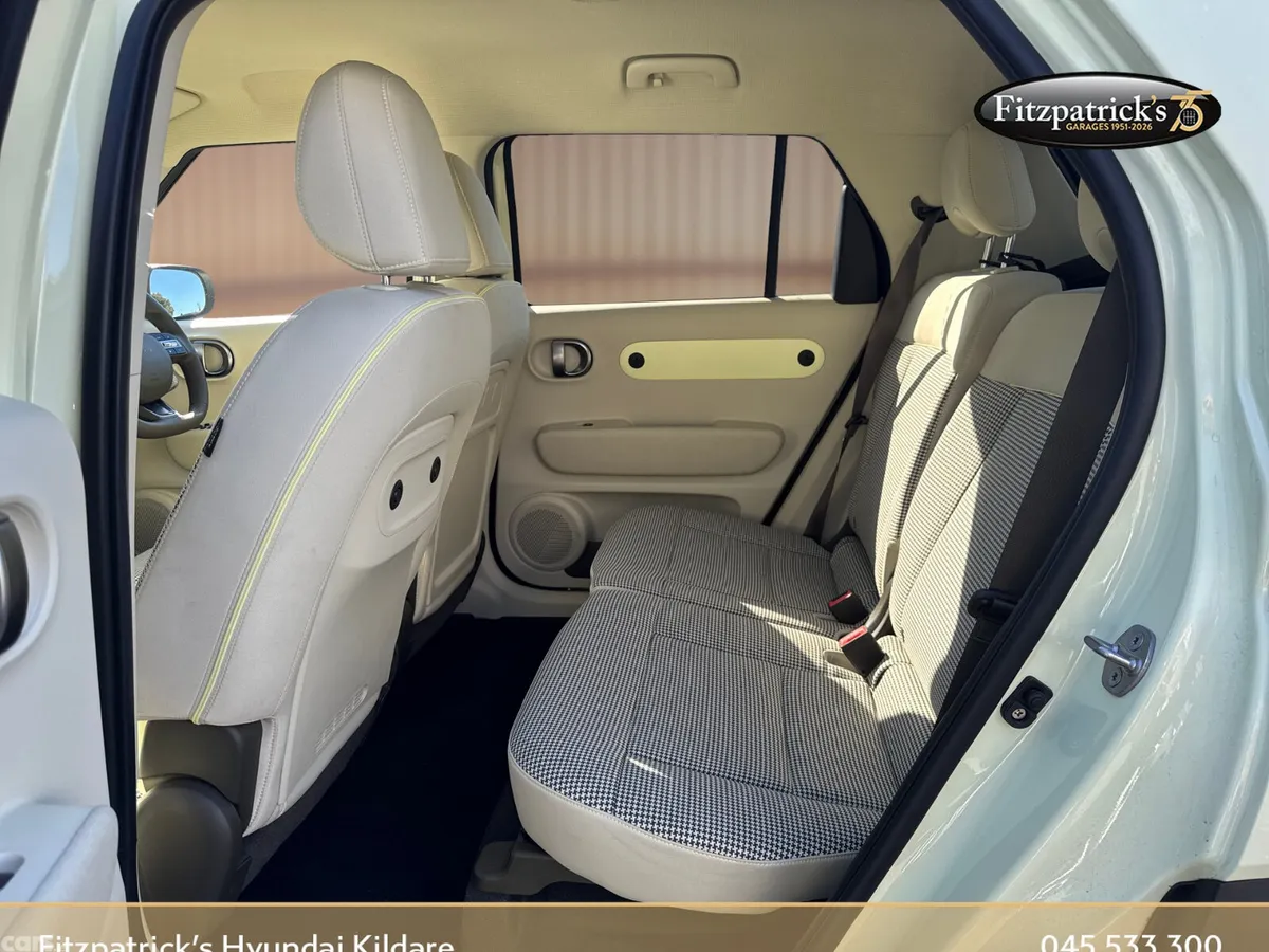 Hyundai INSTER MPV, Electric, 2026, Yellow