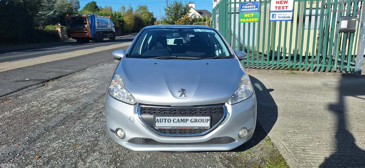 Peugeot 208 Hatchback, Diesel, 2014, Silver