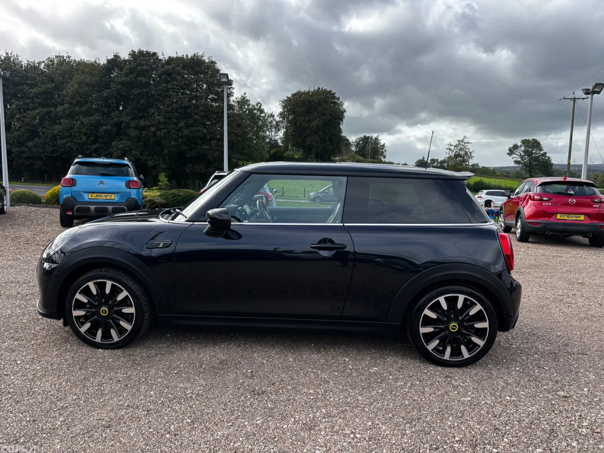 Mini Electric Hatchback, Electric, 2022, Blue
