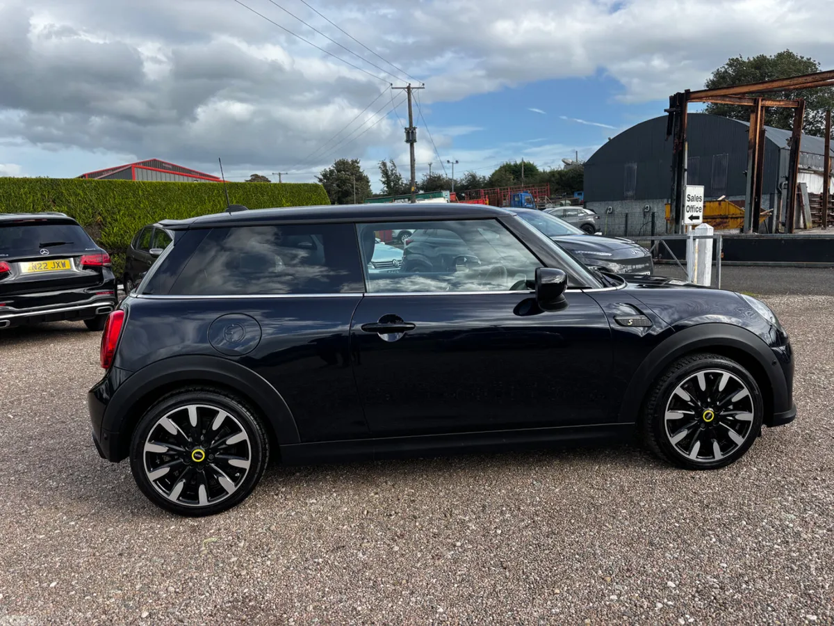 Mini Electric Hatchback, Electric, 2022, Blue