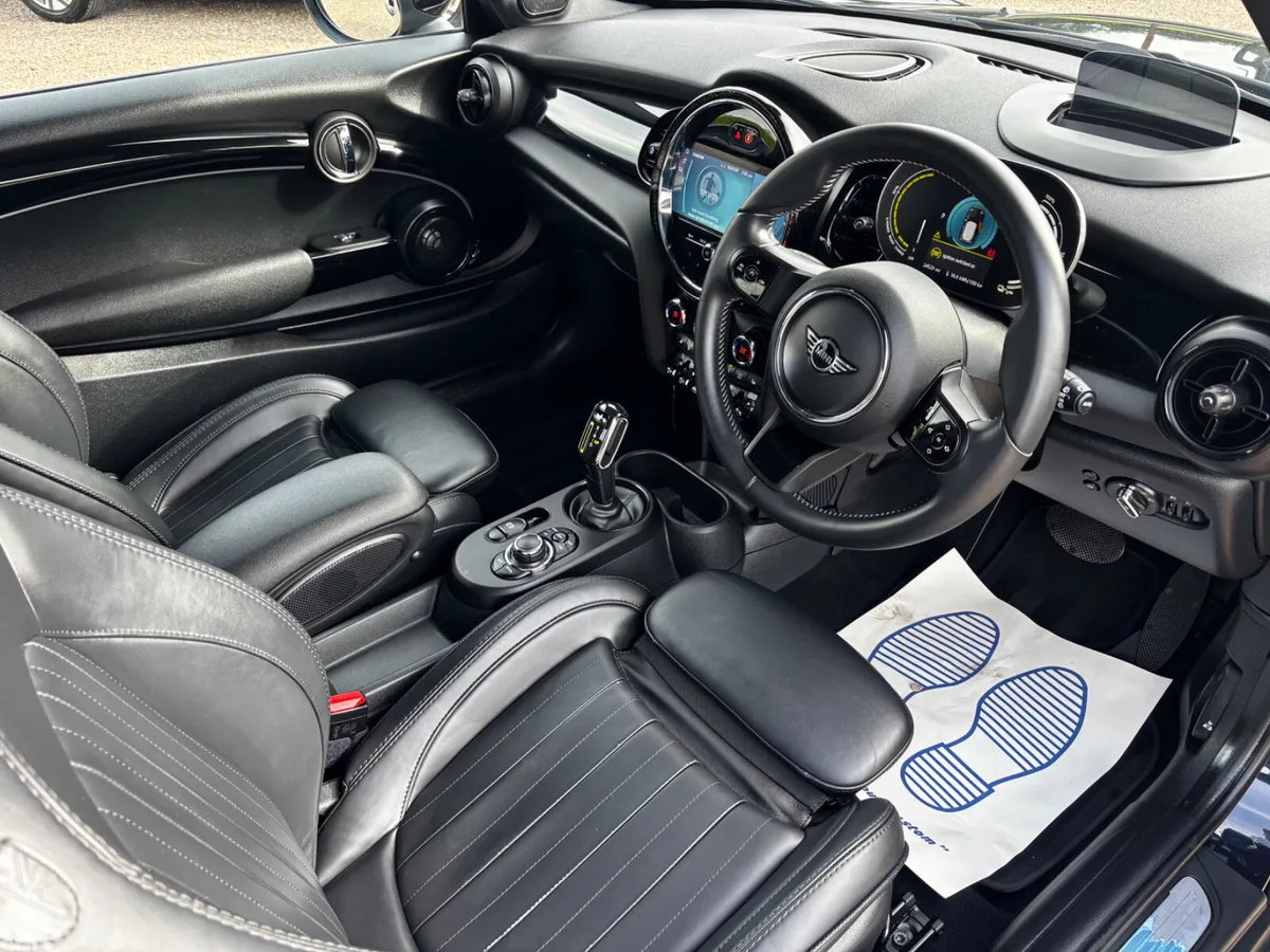 Mini Electric Hatchback, Electric, 2022, Blue