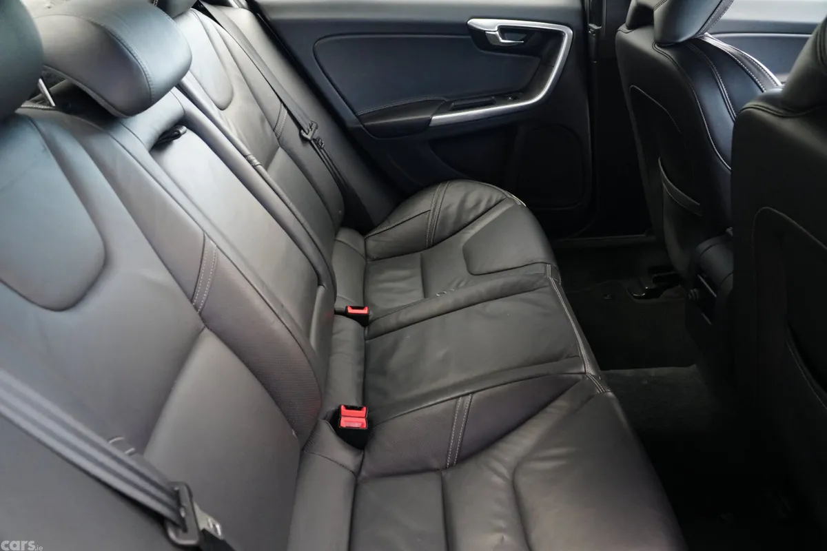 Volvo S60 Saloon, Diesel, 2016, White