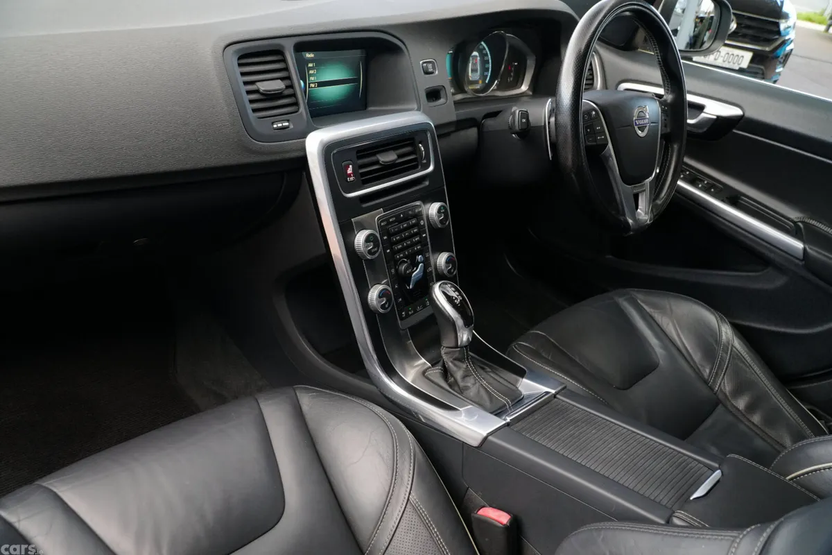 Volvo S60 Saloon, Diesel, 2016, White