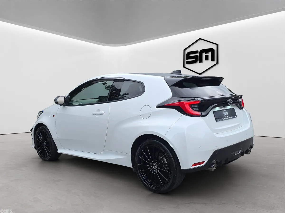 Toyota Yaris Hatchback, Petrol, 2021, White