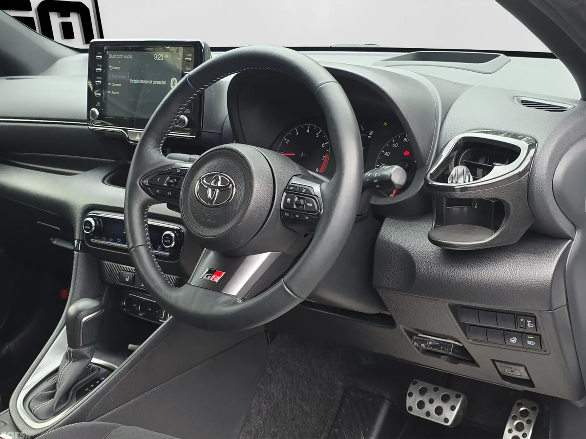Toyota Yaris Hatchback, Petrol, 2021, White