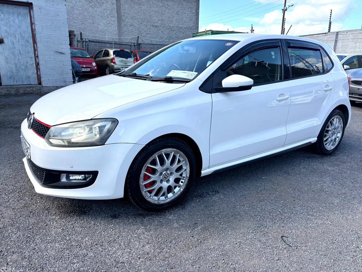 Volkswagen Polo Hatchback, Petrol, 2013, White