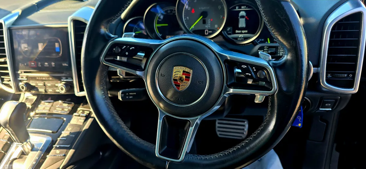 Porsche Cayenne SUV, Petrol Plug-in Hybrid, 2017, Black