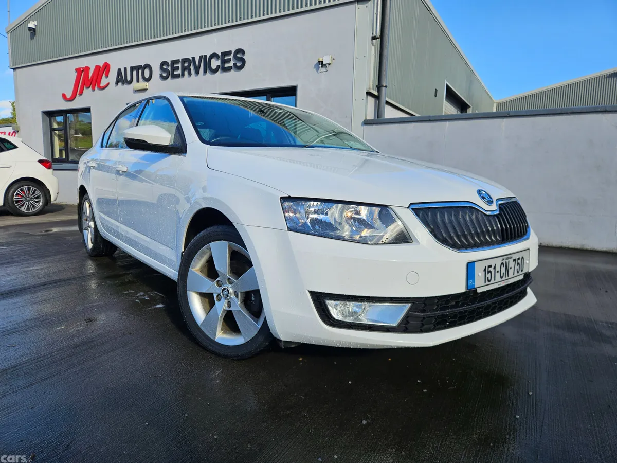 Skoda Octavia Saloon, Diesel, 2015, White