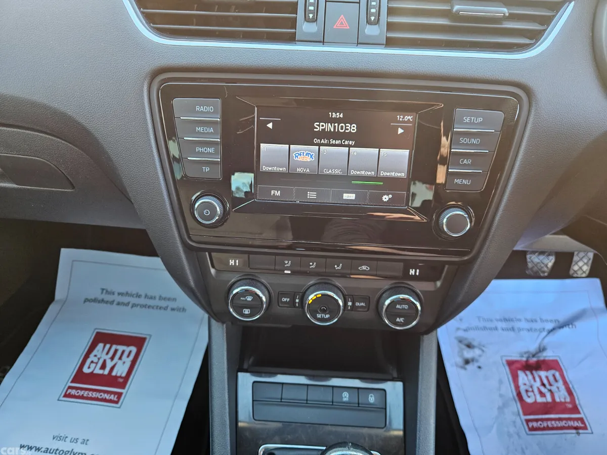 Skoda Octavia Saloon, Diesel, 2015, White