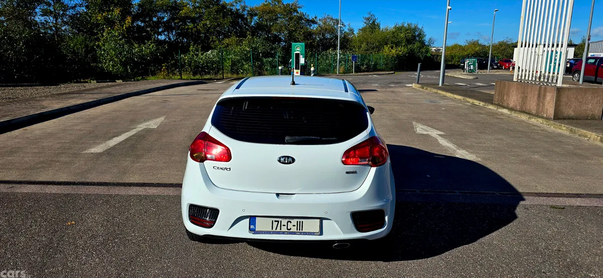 Kia Ceed Hatchback, Diesel, 2017, White