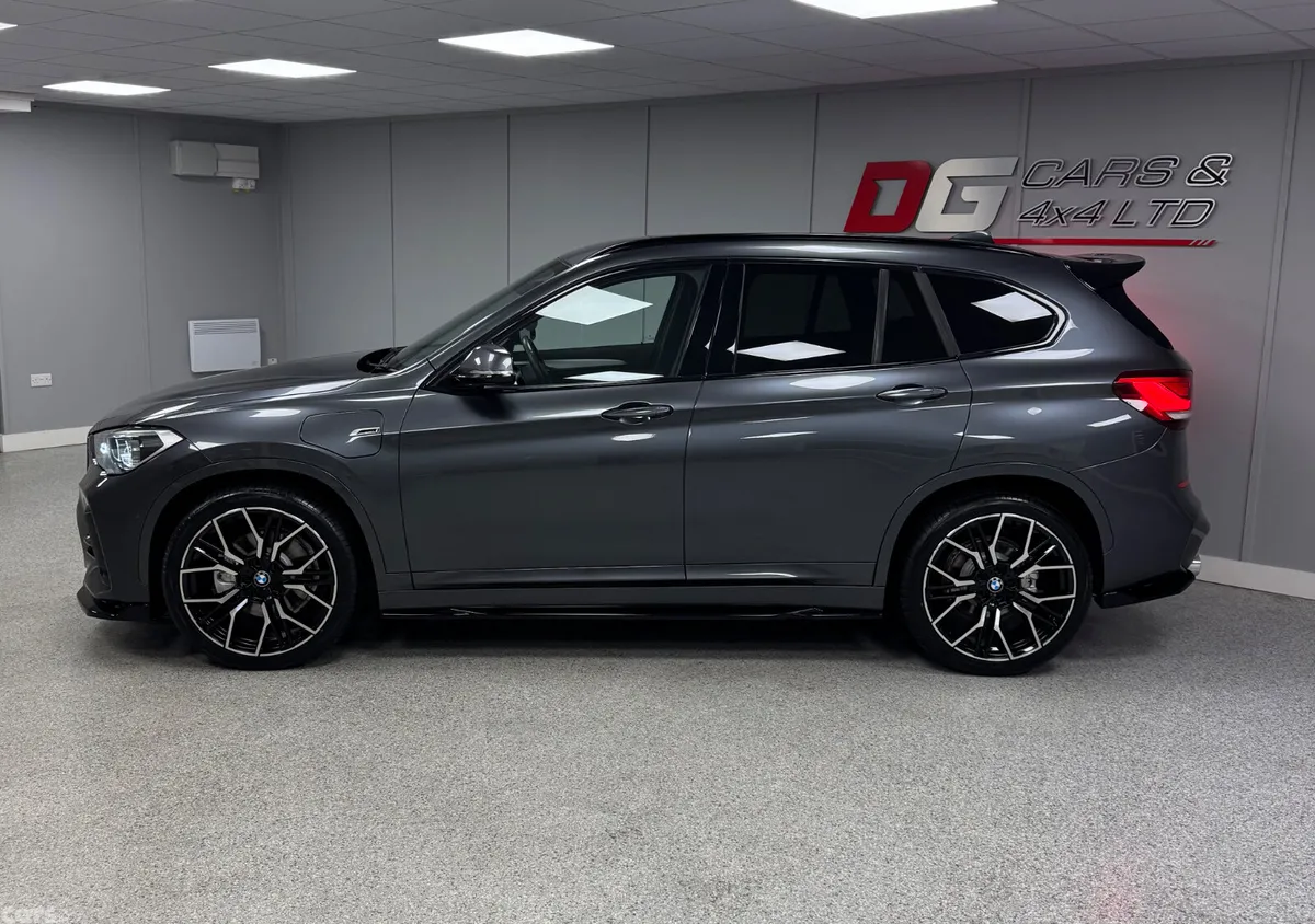 BMW X1 SUV, Petrol Hybrid, 2022, Grey
