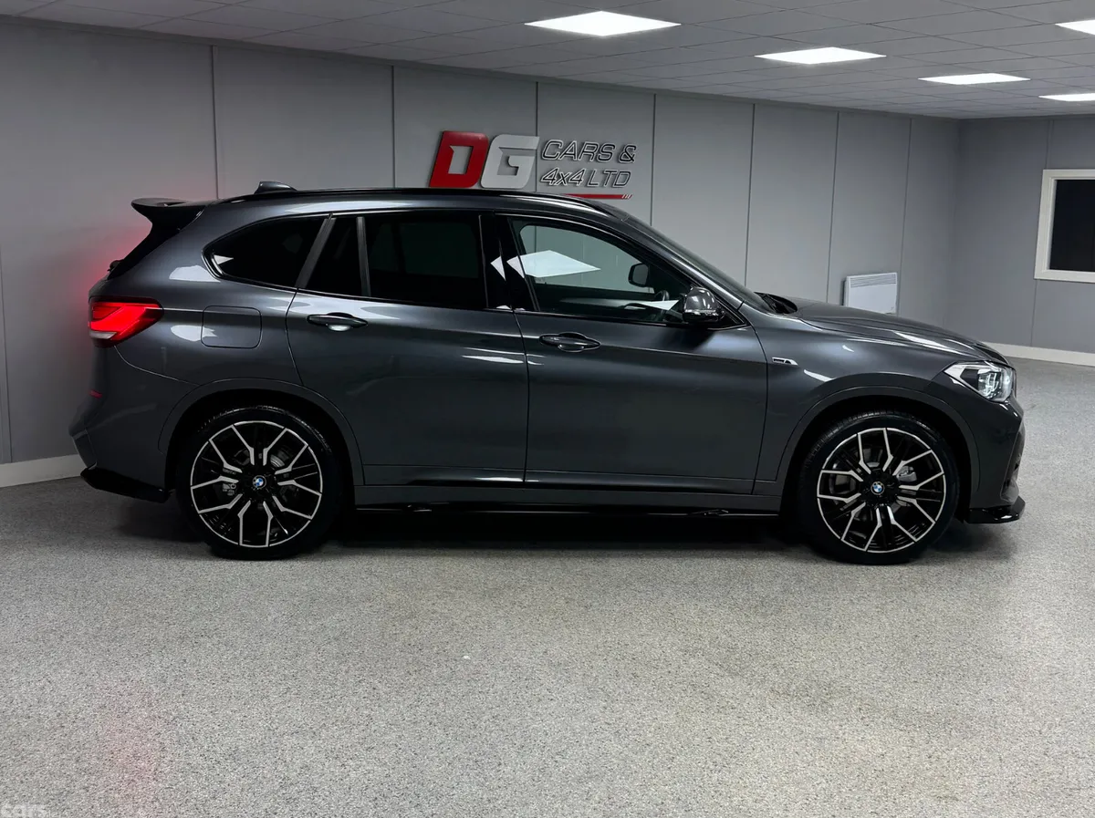 BMW X1 SUV, Petrol Hybrid, 2022, Grey