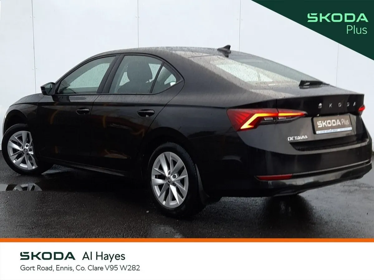 Skoda Octavia Saloon, Diesel, 2024, Black