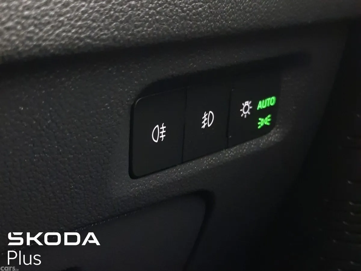 Skoda Octavia Saloon, Diesel, 2024, Black