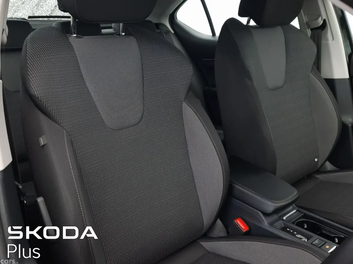 Skoda Octavia Saloon, Diesel, 2024, Black