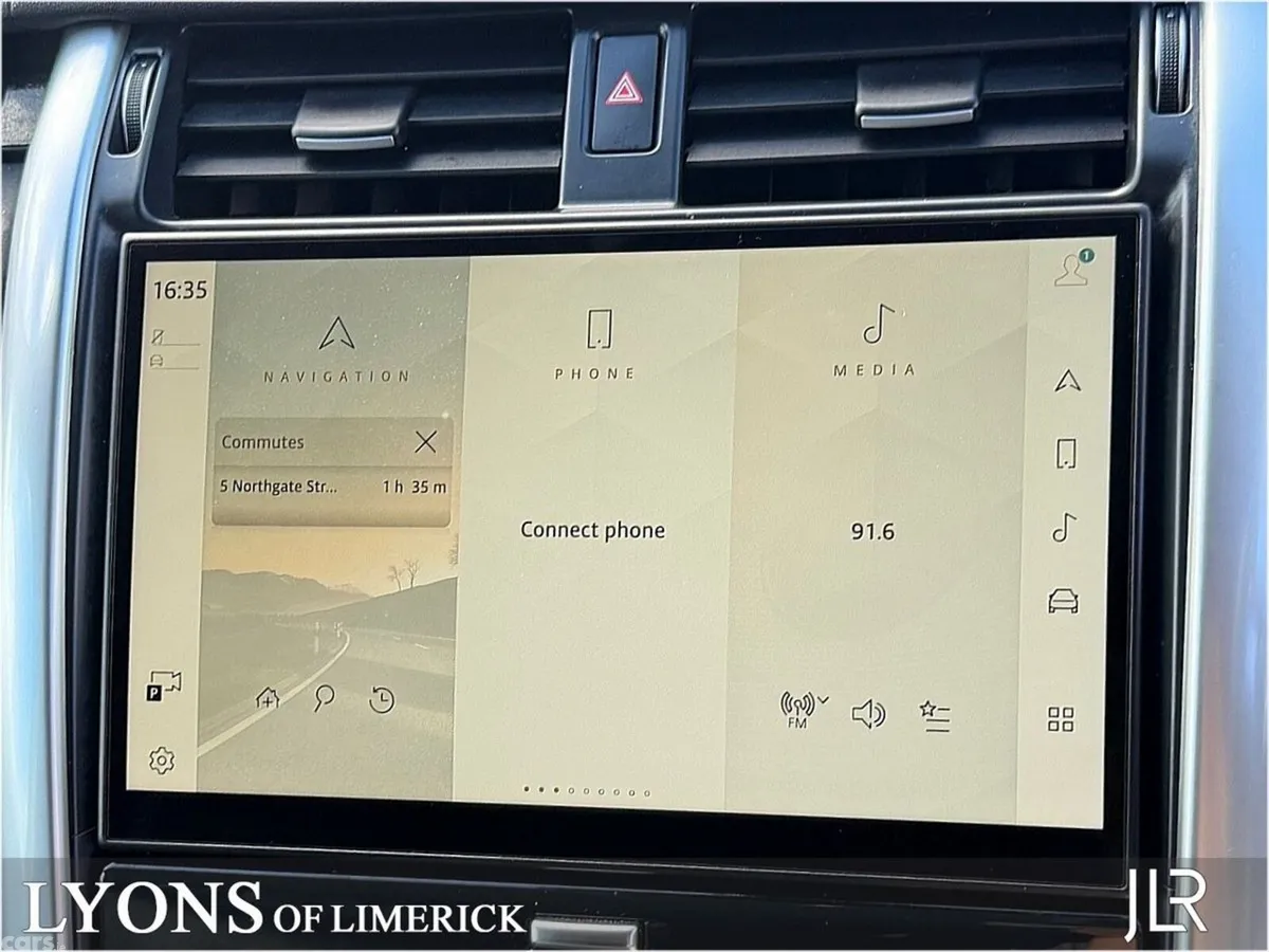Land Rover Discovery SUV, Diesel, 2023, Silver