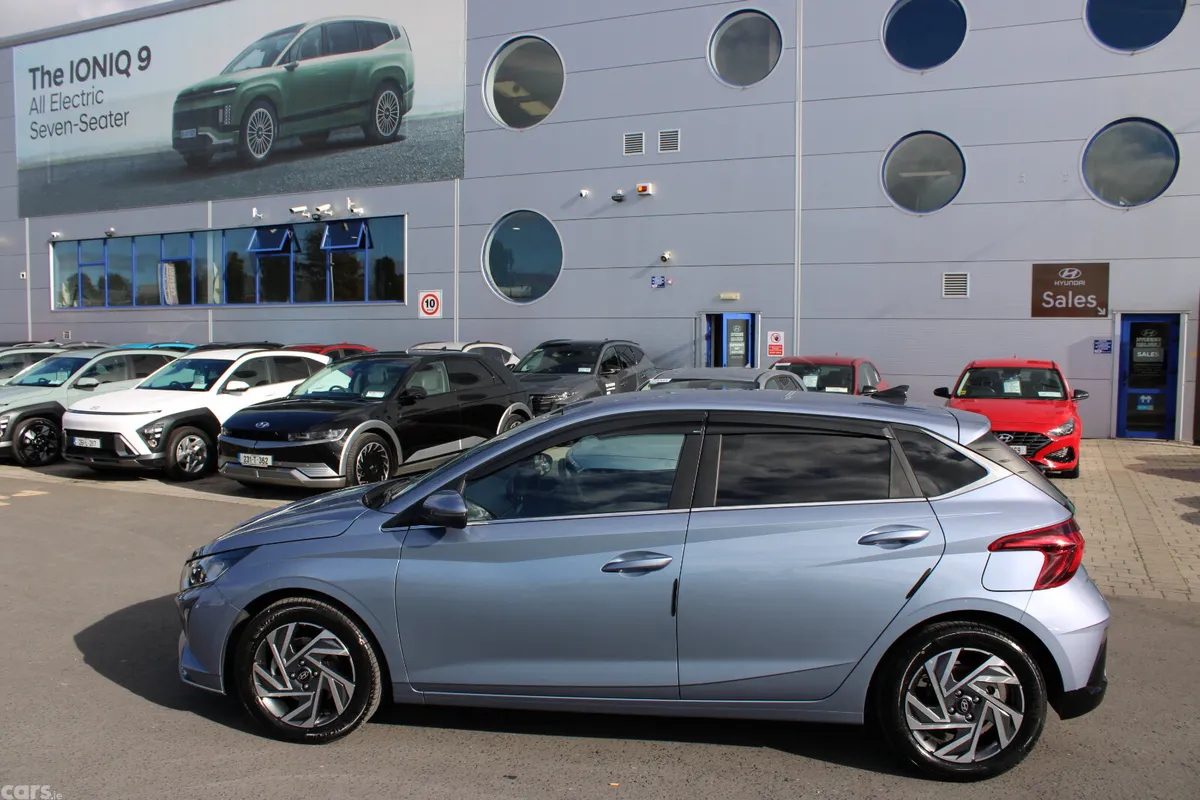 Hyundai i20 Hatchback, Petrol, 2025, Blue