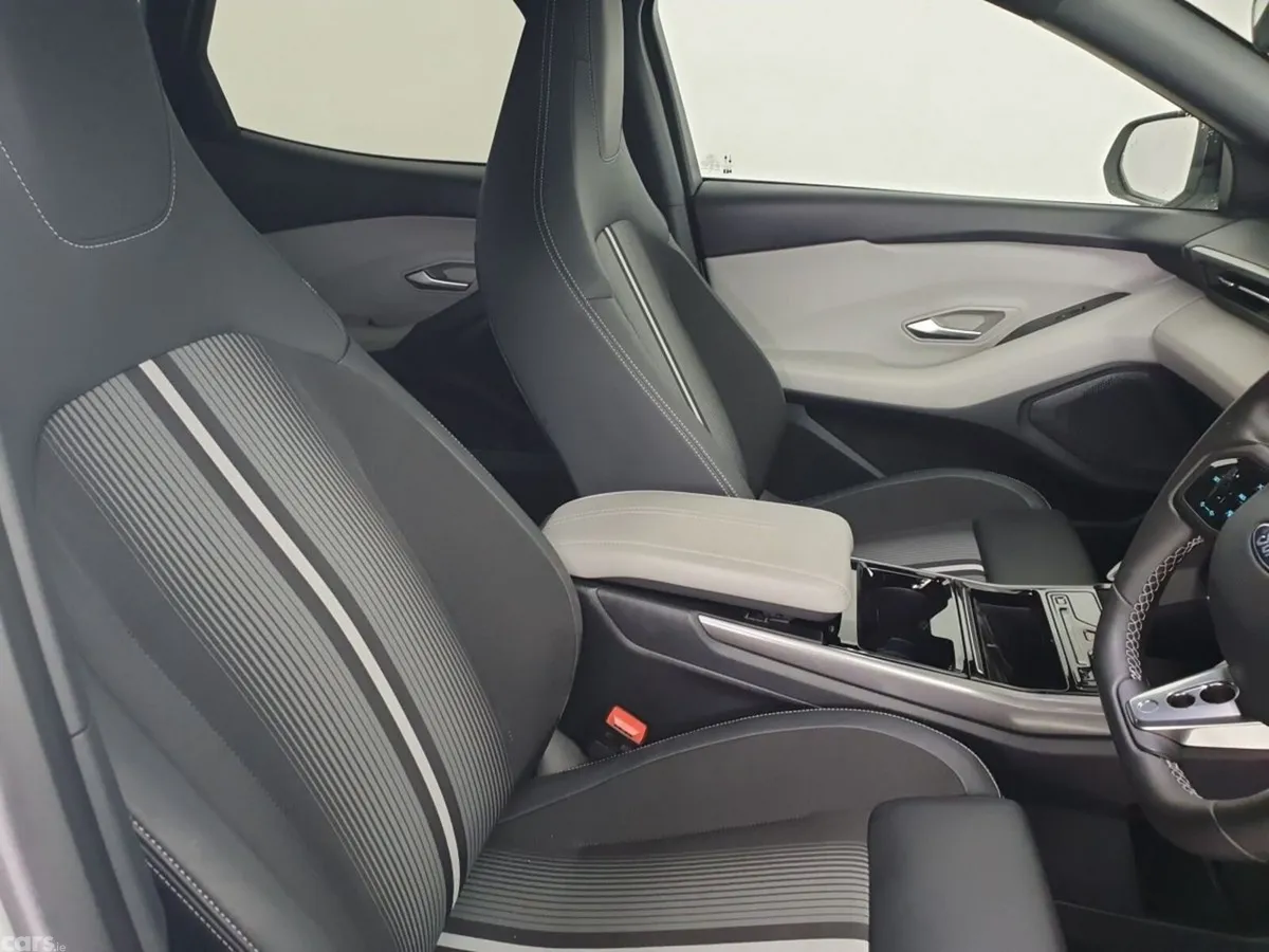Ford Capri SUV, Electric, 2025, White