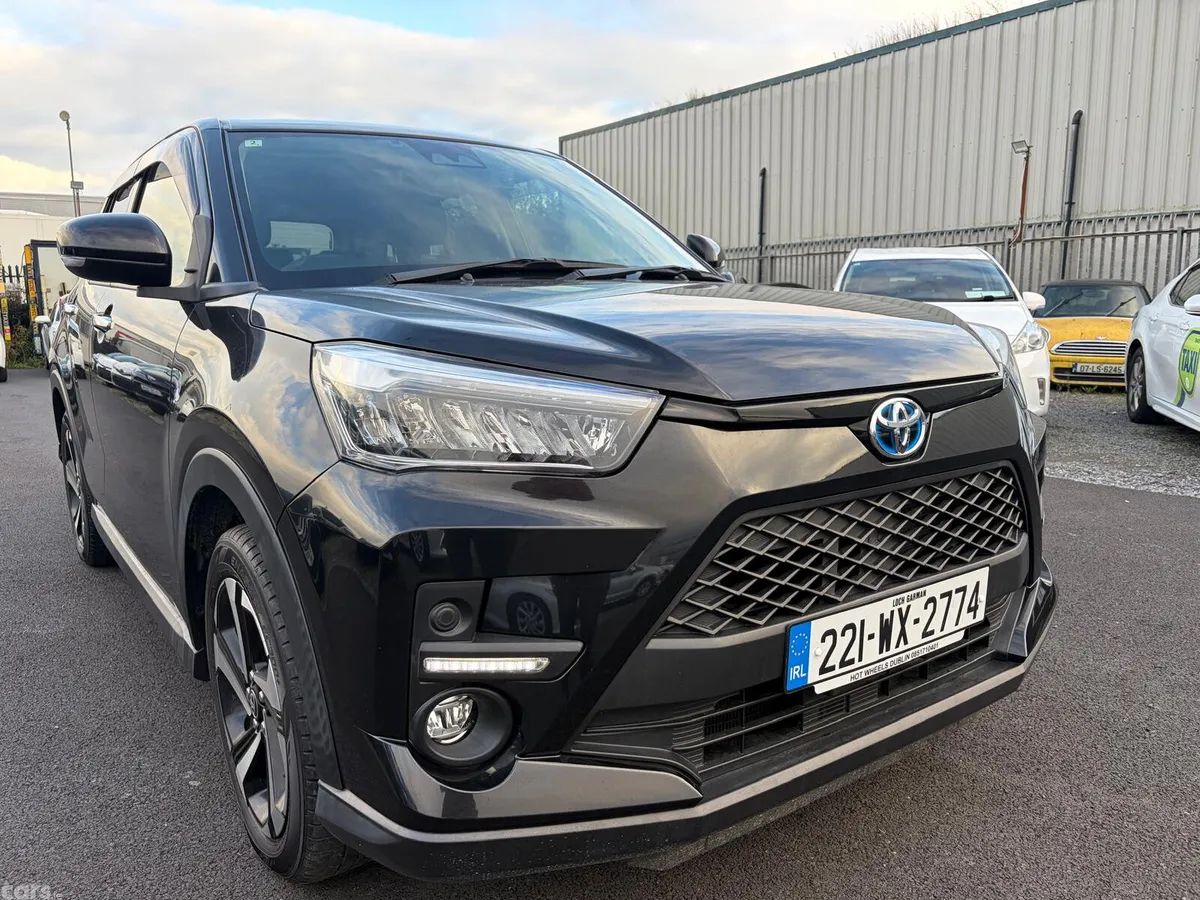 Toyota Raize Hatchback, Petrol Hybrid, 2022, Black